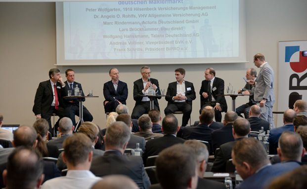 Vermittler und Versicherer besprechen Problemfelder in der IT