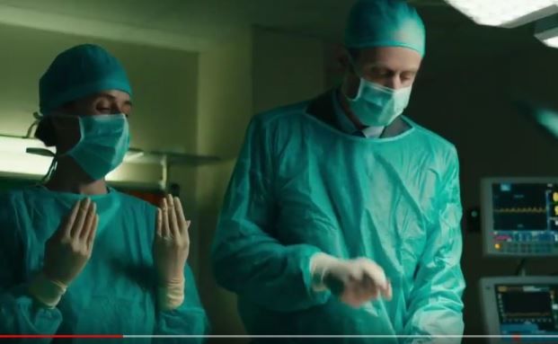 Hannoversche-Mitarbeiter wird zum Horror-Chirurgen