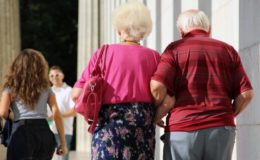 Frauen fürchten sich häufiger vor Altersarmut als Männer