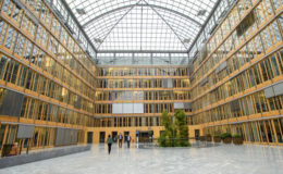 Zahl der Versicherungsvermittler sinkt erneut