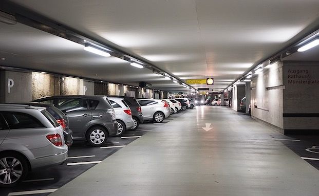Autofahrer haften trotz automatischer Einparkhilfe