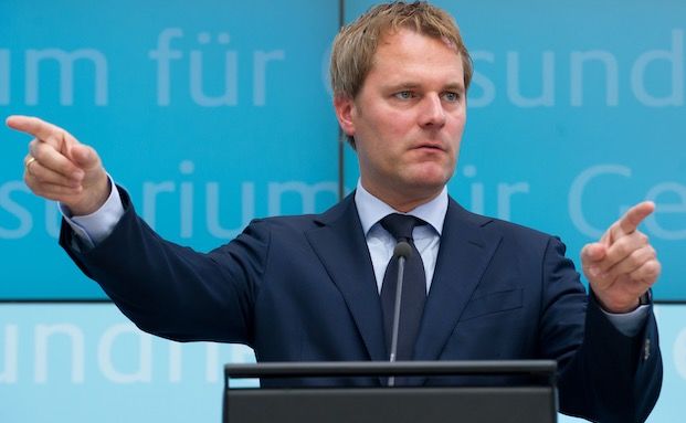 Allianz-Vorstand Daniel Bahr hat Krebs