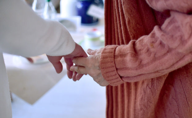 Deutsche sorgen oft falsch für den Pflegefall vor