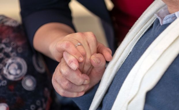 Jeder Vierte sorgt sich um Rente der Eltern