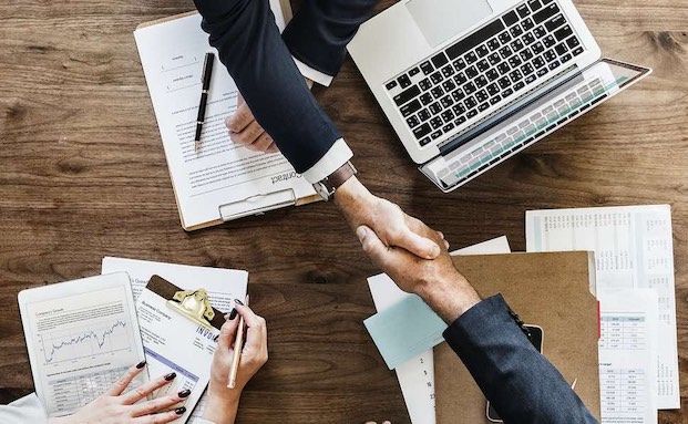Welche Vor-und Nachteile Asset Deal und Share Deal haben