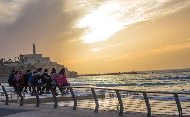 85 Prozent der jungen Menschen legen monatlich Geld zurück