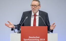 „Altersvorsorge für Millionen Menschen schmilzt wie Schnee“