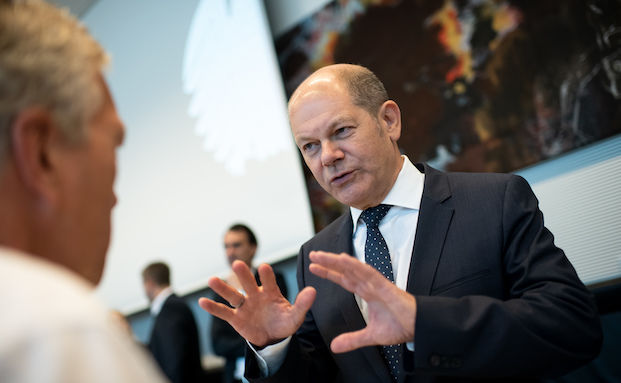 Finanzminister Scholz warnt Banken vor Minuszinsen für Sparer