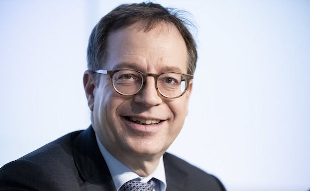 R+V-Chef verteidigt 4-Prozent-Versprechen – und rückt von 0,9-Prozent-Garantie ab