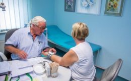 Zufriedenheit von GKV-Versicherten mit Gesundheitswesen gesunken
