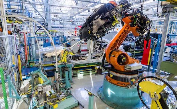 Warum eine Maschinenversicherung für kleine Betriebe Pflicht ist