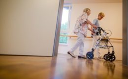 Neues Prüfverfahren soll Qualität von Pflegeheimen verbessern