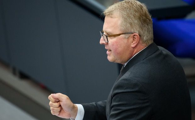 Gut ein Drittel älterer Lebenspolicen könnte gekündigt werden