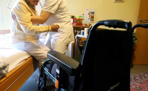 DAK stellt Ideen für Pflegereform vor