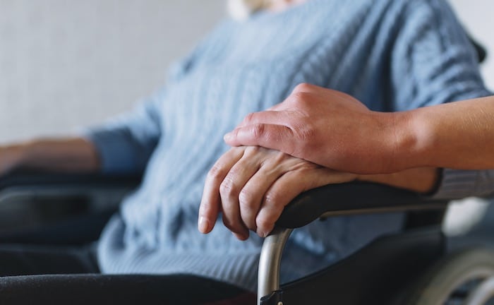 Häusliche Pflege erhöht das Altersarmut-Risiko von Frauen