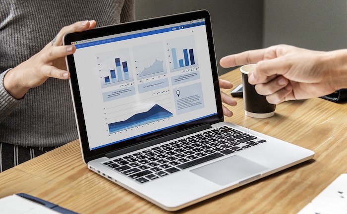 Versicherte setzen auf Empfehlungen oder Testberichte