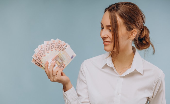 Als Makler unternehmerisches Wissen sammeln und Cash vom Staat erhalten