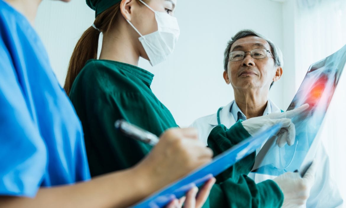 Geplante Auslandsbehandlung: Welche Kosten trägt die PKV? 