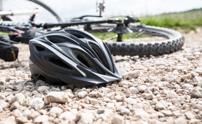 Unfallversicherung mit nachhaltiger Option belohnt das Helmtragen