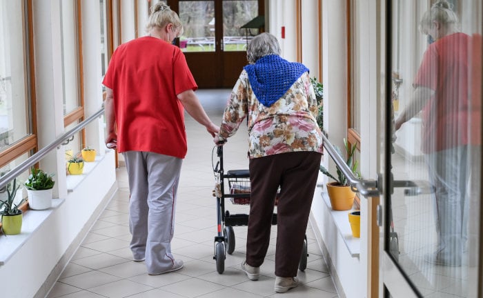 Ersatzkassen drängen auf Pflegereform
