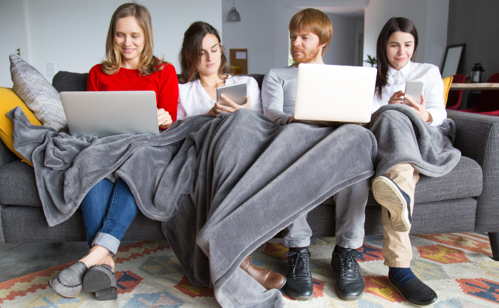 Oft können sich WGs Versicherungskosten teilen