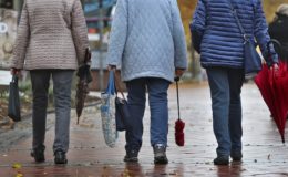 Rentensystem versagt bei Frauen, Geringverdienern und Selbstständigen