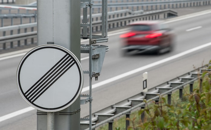 Keine Todesfallhäufung bei Strecken ohne Tempolimit