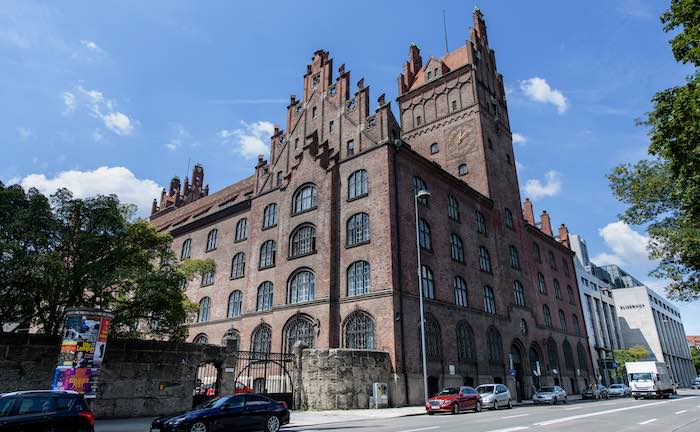 Wann sich ein Maklerunternehmen als unabhängig bezeichnen darf