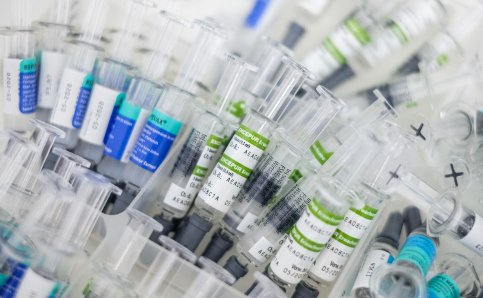 Weshalb Impfstoff und Medikamente nicht alternativlos sind