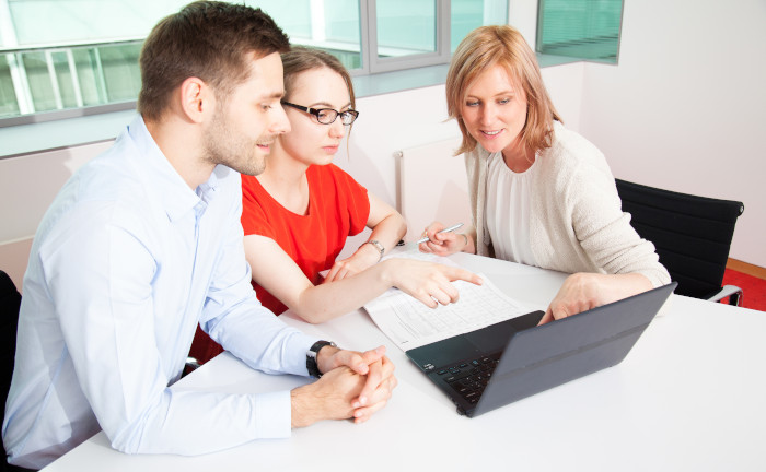 Wie sich Brutto- und Nettohochrechnung unterscheiden