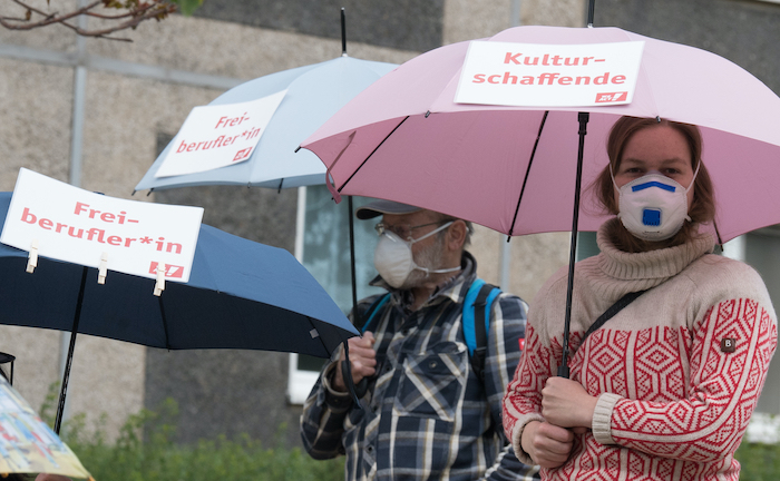 Corona könnte Versicherern Kündigungswelle bescheren