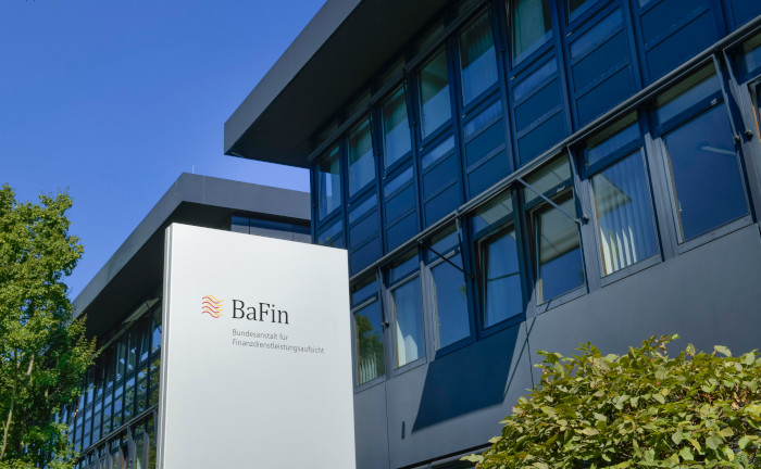Rheinland Leben verschmilzt mit Credit Life