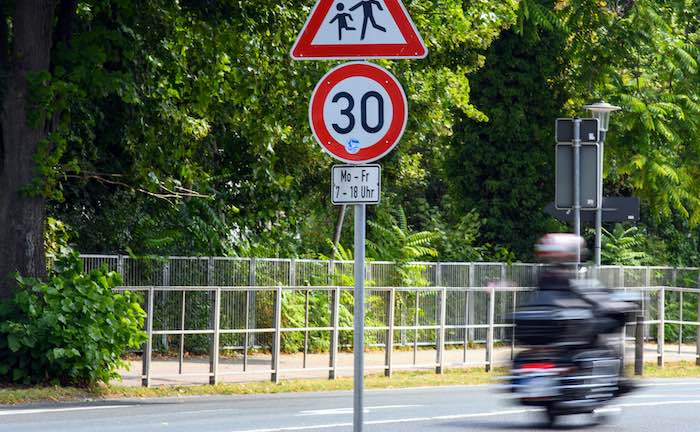 Hälfte der Deutschen wünscht sich Tempolimit auf Autobahnen