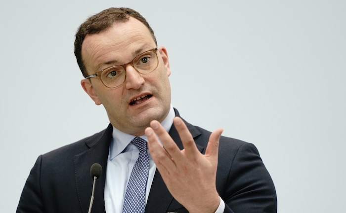 Spahn will Eigenanteil für Heimpflege begrenzen