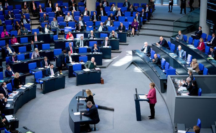 Bundestag winkt umstrittenes Gesetz durch und erntet Kritik
