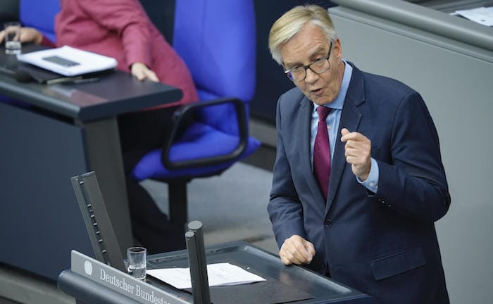 Linke kritisiert Vorsorgeaufwendungen für Bundestagsabgeordnete