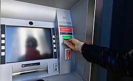 Jeder zweite Deutsche weiß nicht, ob seine Bank Negativzinsen erhebt