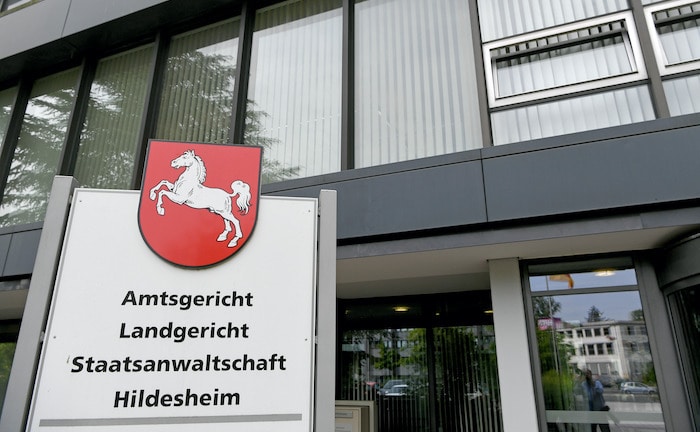 Mann muss betrogener Versicherung über eine Million Euro erstatten