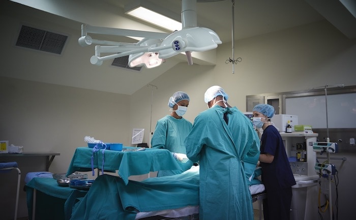 Krankenkasse muss für Hautstraffung zahlen