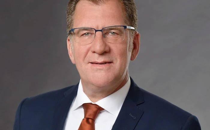 Neue Digital-Plattform für Charta-Makler