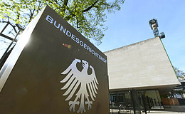 Kunden müssen über unwirksame Rechtsschutz-Klauseln informiert werden