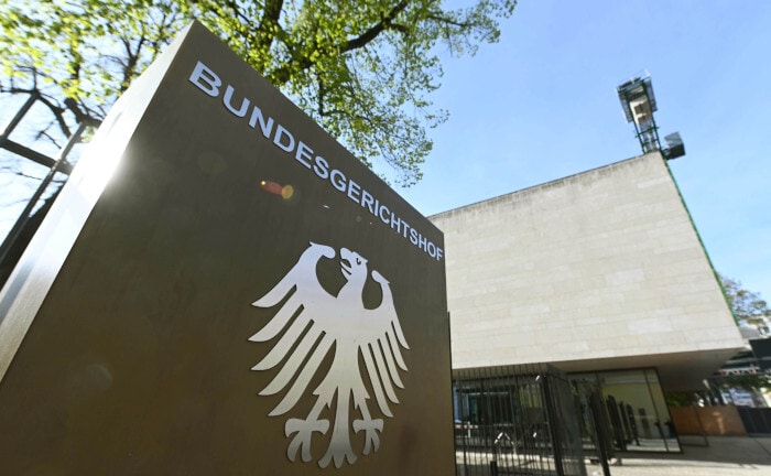 Kunden müssen über unwirksame Rechtsschutz-Klauseln informiert werden