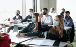 Jugendliche wünschen sich mehr Finanzunterricht in der Schule