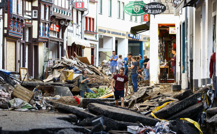Versicherer schnüren Hilfspakete für Unwetter-Opfer