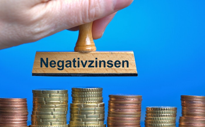 Trotz Minuszinsen – Girokonto bleibt wichtigste Sparform