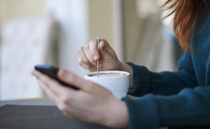 Sturz beim Kaffeeholen gilt als Arbeitsunfall