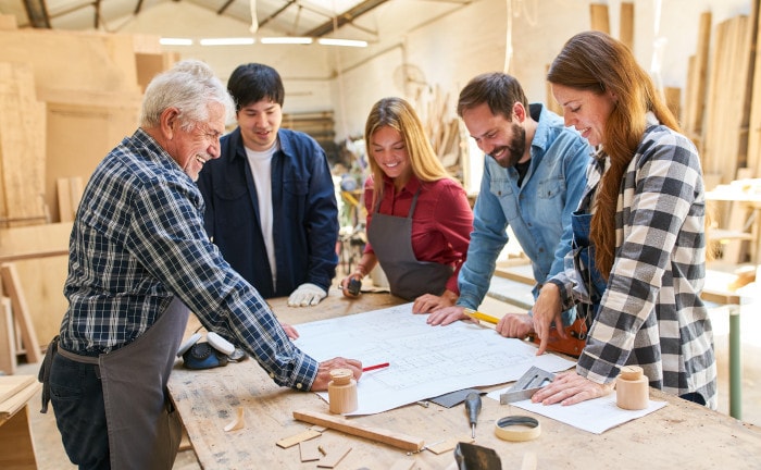 Kleinere Unternehmen finden eher neue Mitarbeiter als größere