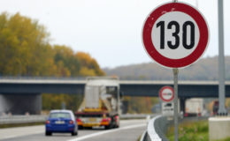 Jeder zweite Deutsche ist für Tempolimit auf Autobahnen