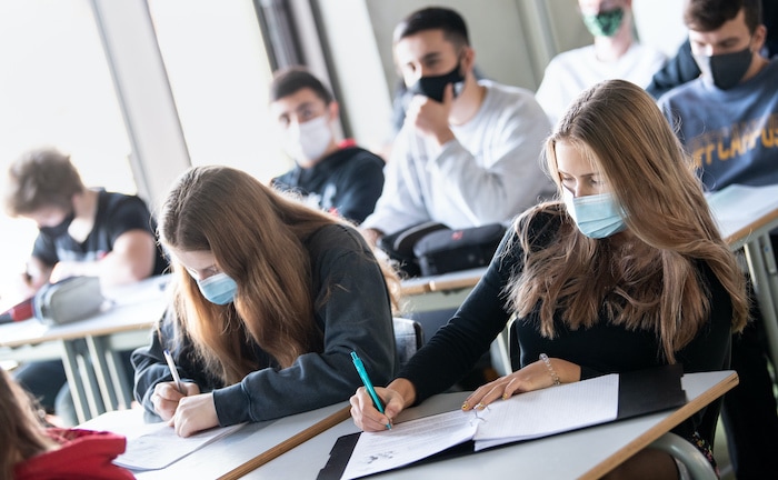 Junge Deutsche wünschen sich Schulfach zum Thema Gesundheit
