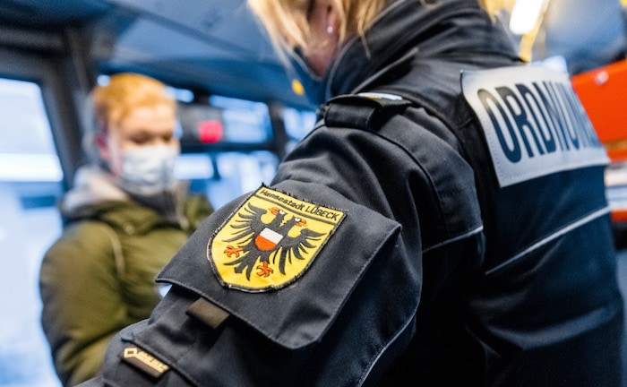 Deutsche wegen Corona gestresster, Klimawandel als ferne Bedrohung